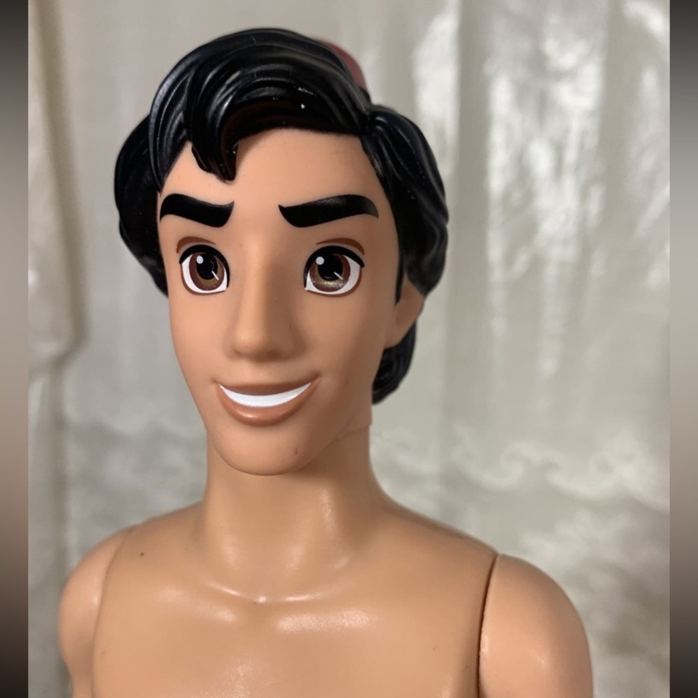 Disney Prince Aladdin 12" moveable poseable figure 2017